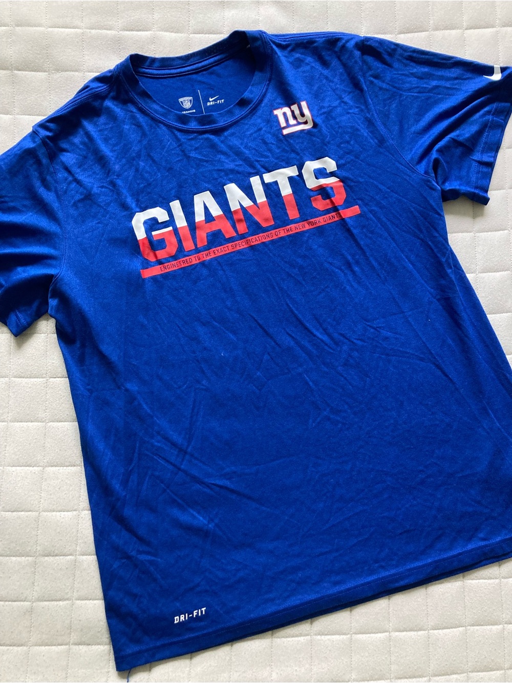 Nike Men’s Royal Blue New York Giants Graphic Tee with Red & White Accents